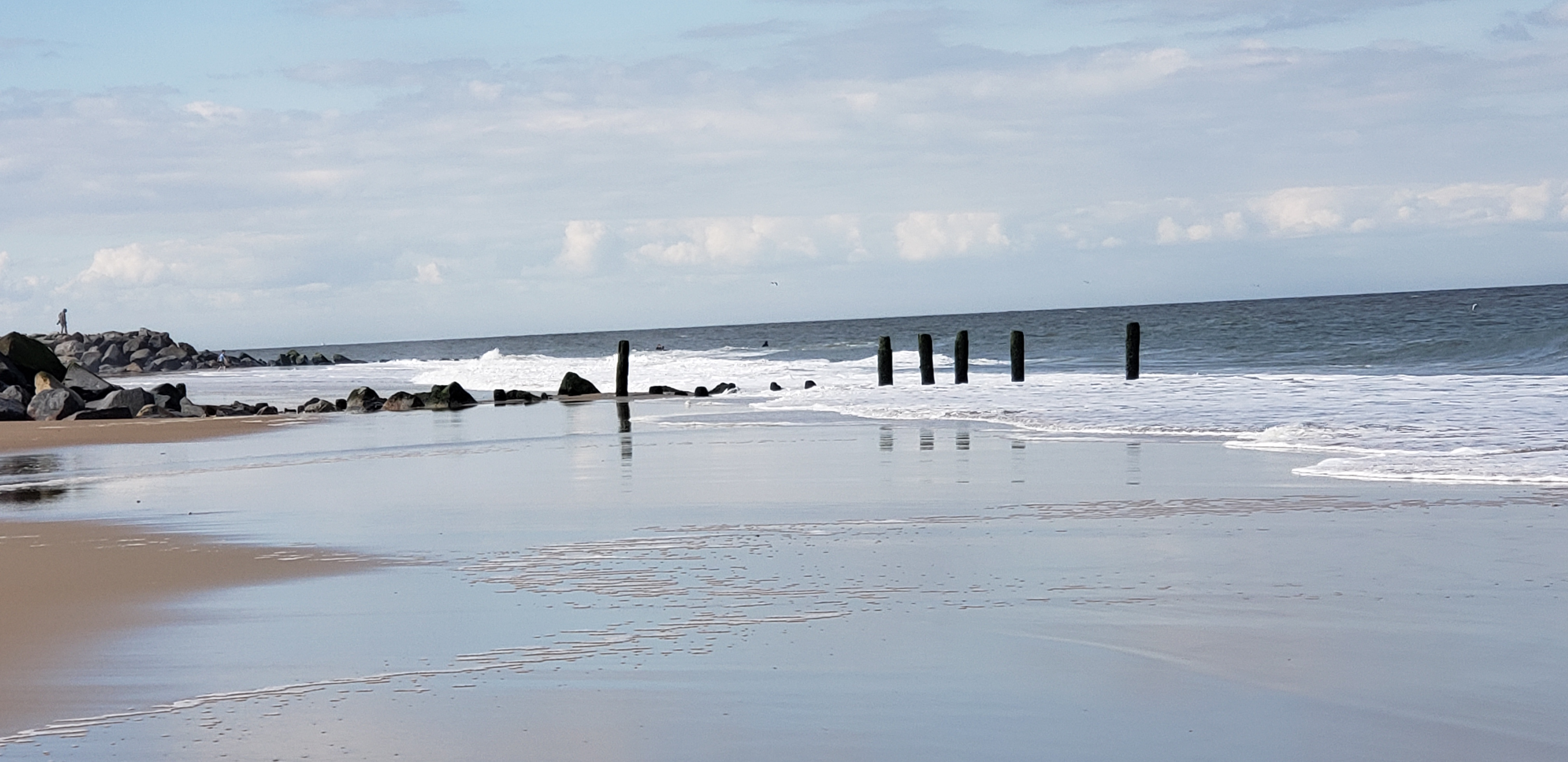 The jetty at Naval Jetty is really exposed at high tide these days ...