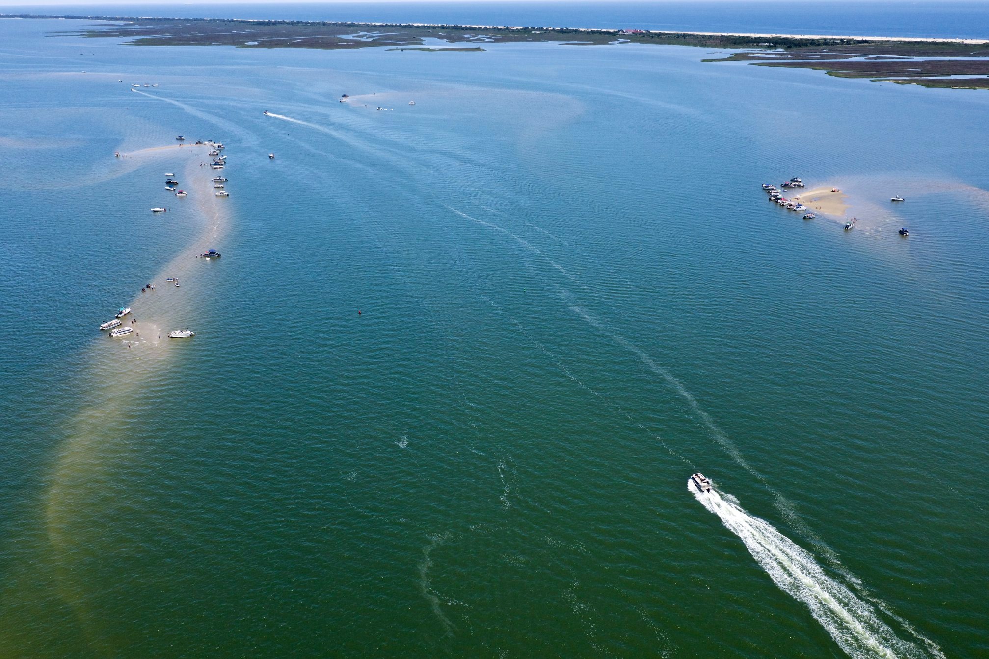 Sandbars in Rehoboth Bay - delaware-surf- fishing .com